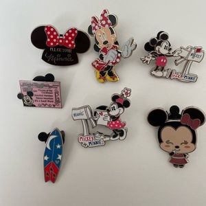 Disney Mickey & Minnie pin bundle